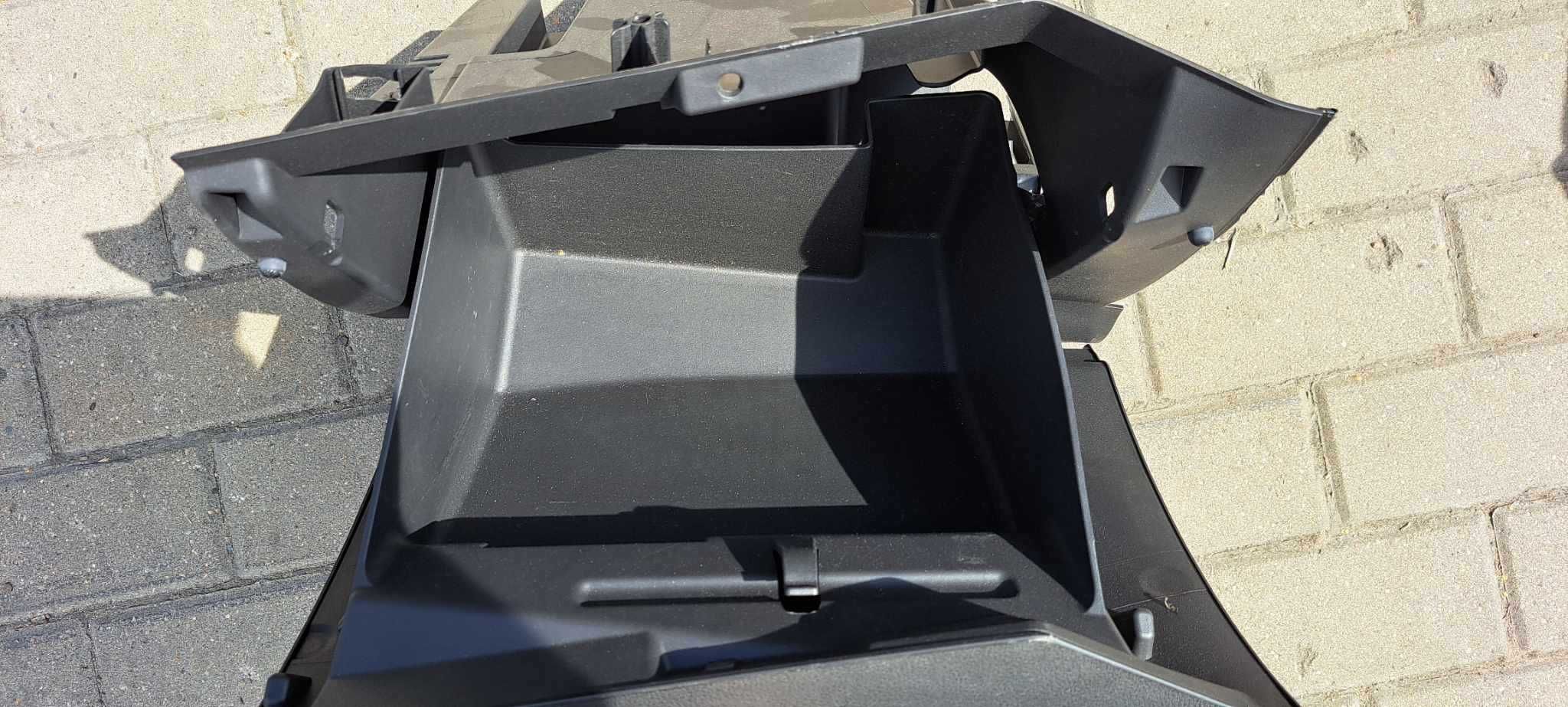 Schowek Ford Kuga mk2 Escape  LIFT
