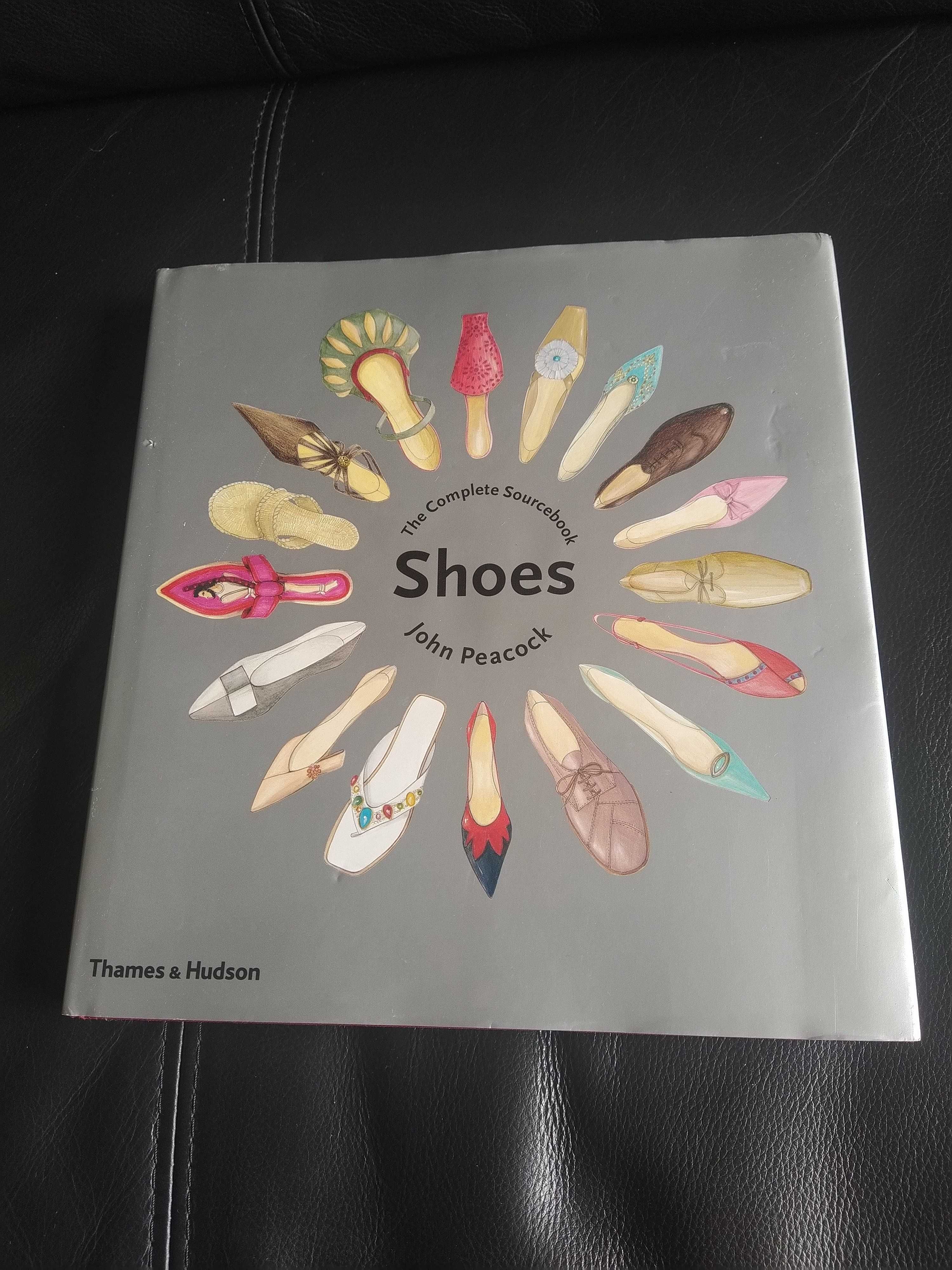 Moda sapatos. "Shoes" mais de 2.000 ilustrações. Livro de referência