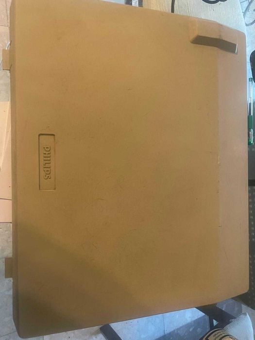 Máquina de escrever Philips elétrica.