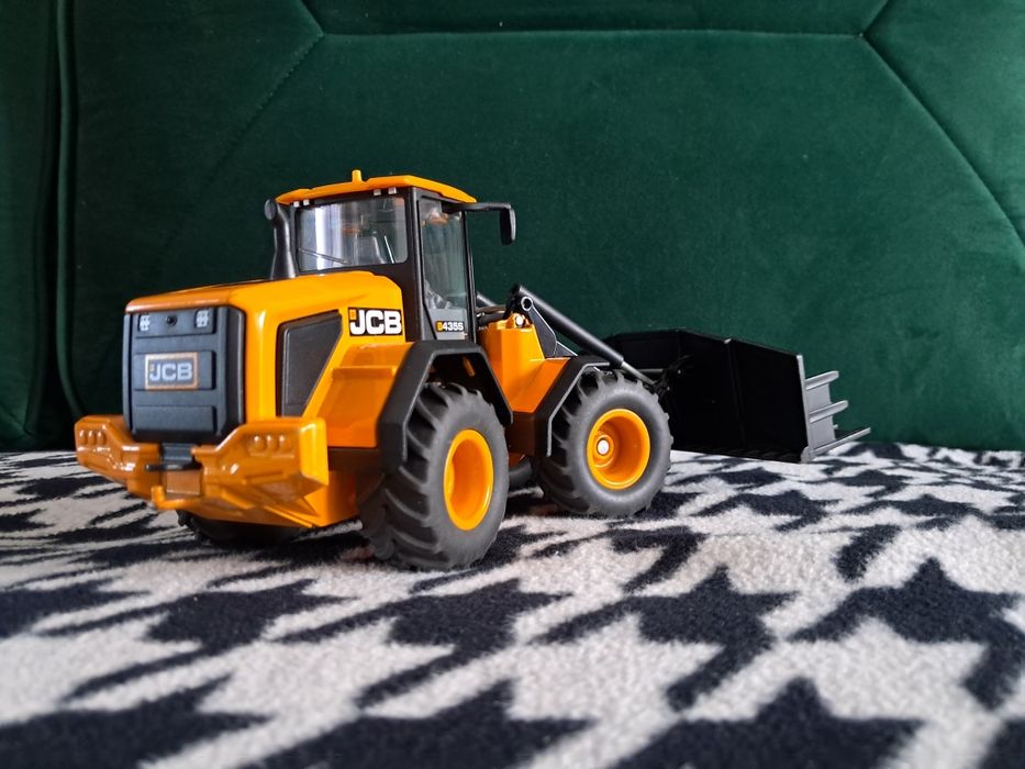 Siku ładowarka kołowa JCB 1:32