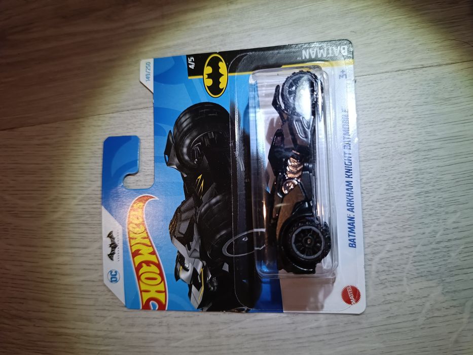 Hot Wheels Batman Arkham Knight Batmobile