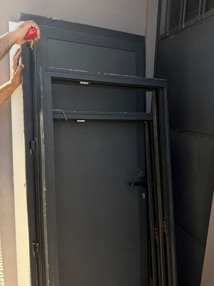 Porta aluminio cinza 2m x 0.80