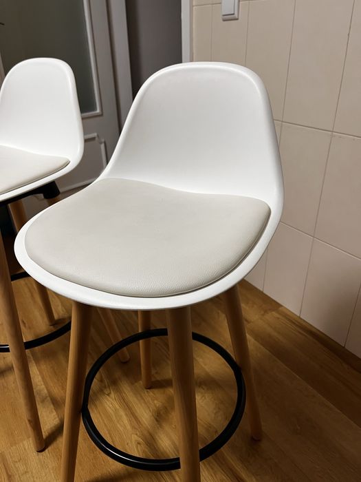 Vendo duas cadeiras altas de ilha/balcao
