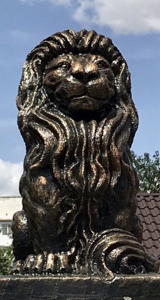 Садовая статуя, скульптура, барельеф. Лев или Львы