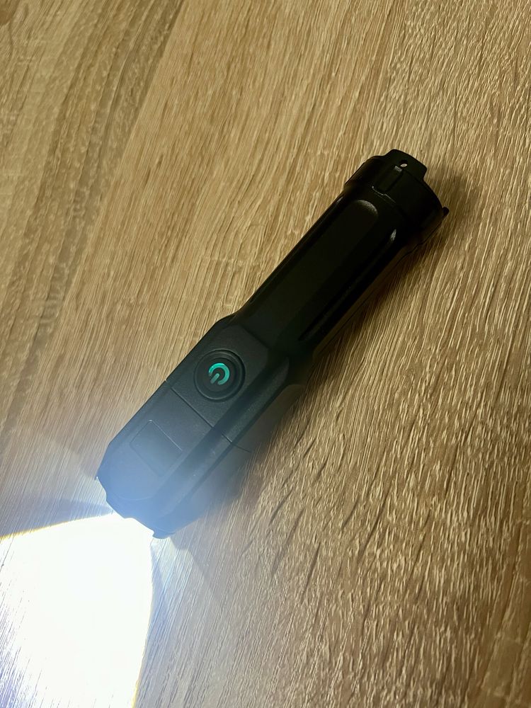Ліхтарик led (zoom light)