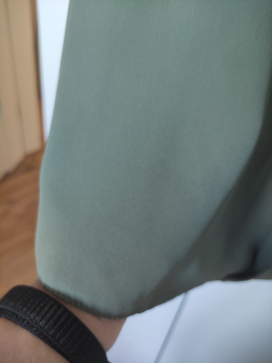 Bluzeczka eleganckia bez rękawów zielona khaki