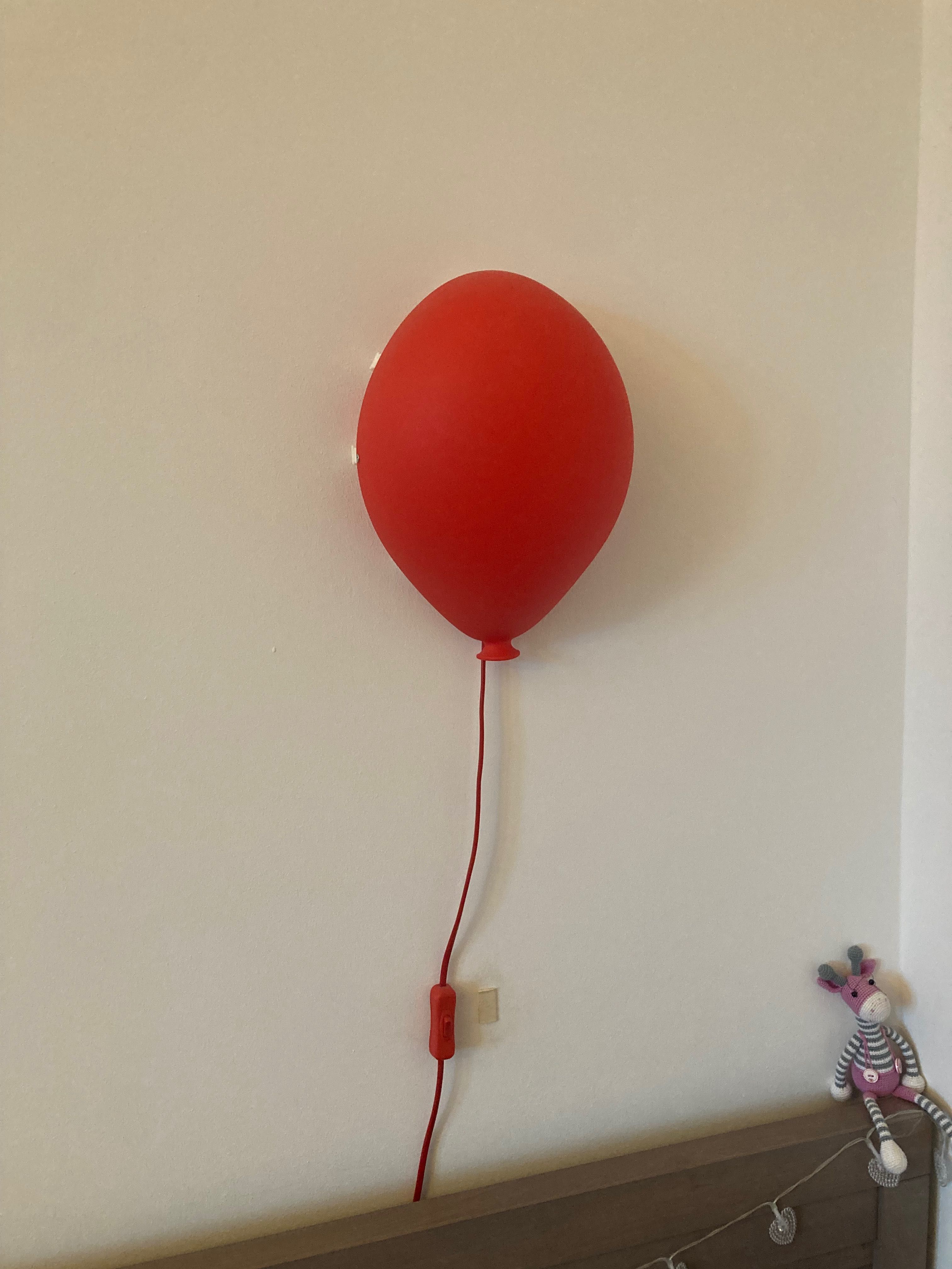 Lampka ścienna Ikea Dromminge do pokoju dziecięcego