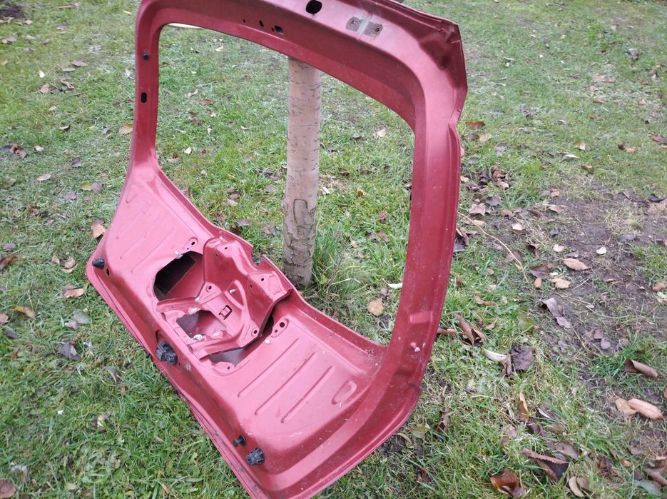 Кришка багажника до Dacia Sandero Stepway