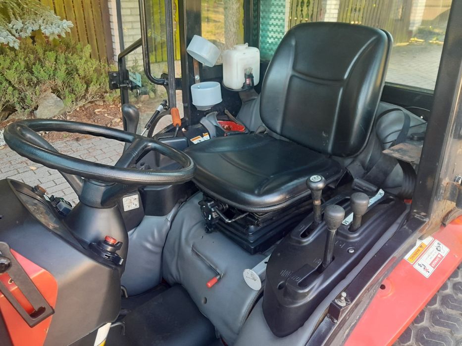 Ciągnik komunalny_TYM T273 HST z przednim WOM-em i TUZ-em_2014 Rok