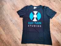 T-Shirt chłopięcy z krótkim rękawem firmy Black Plasma Studios.