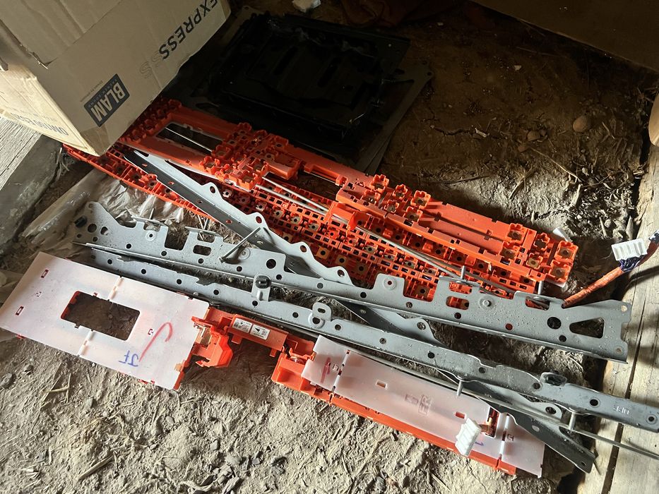 Проводка кабеля блок бмс нмсан лиф 2015 24квт.   Пишіть.