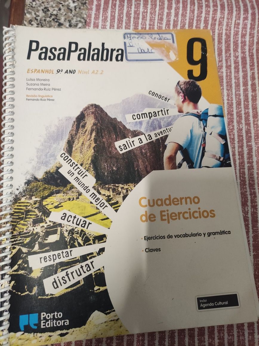 Caderno de atividades de espanhol