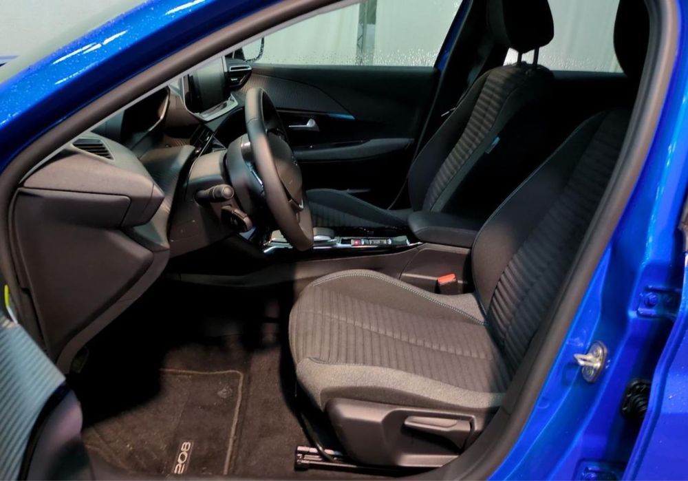 Peugeot e208  50kw Style de 2023 só 6890Km