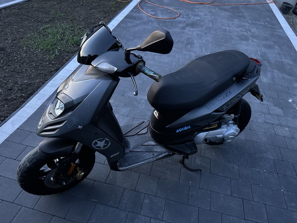 Скутер мопед piaggio Typhoon 50 2т
