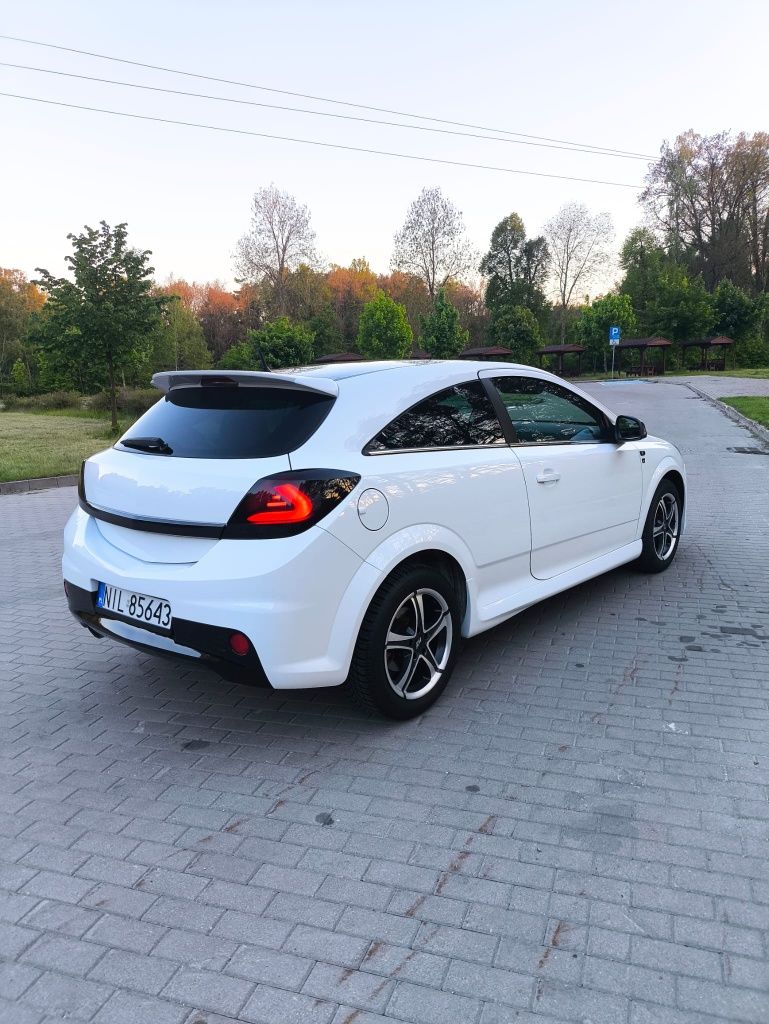 Opel Astra OPC line