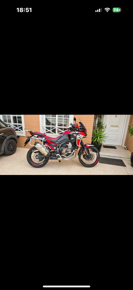 Honda Africa Twin 1100 Dct 2022 muito bem estimada com 2850 em extras