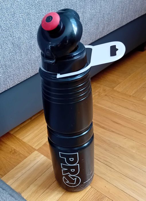 Bidon rowerowy włoskiej firmy ELITE model PRO , poj.850ml /NOWY/.