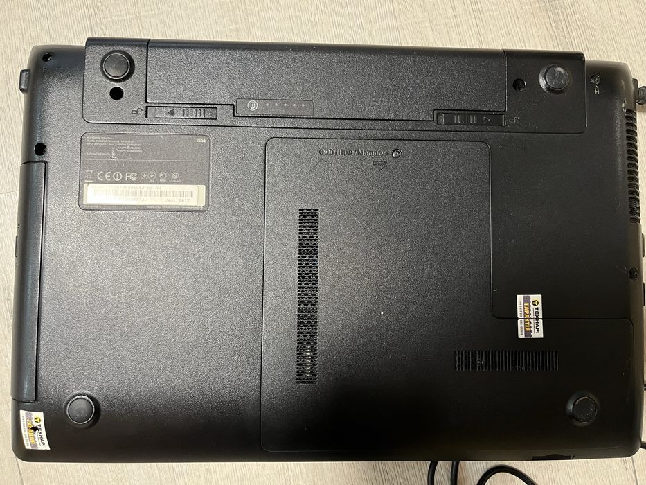 Продам ноутбук samsung NP305ESZ