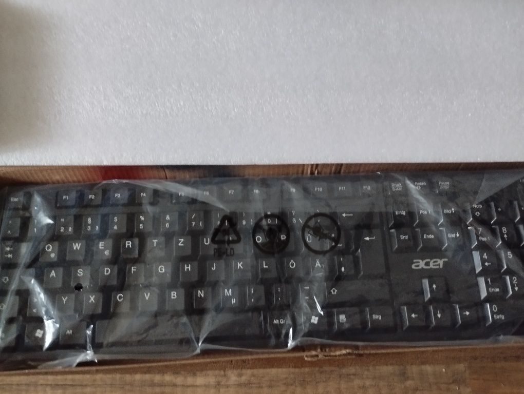 Klawiatura bezprzewodowa z myszką Acer