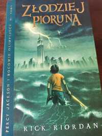 Percy Jackson i Bogowie Olimpijscy, Tom 1 Złodziej Pioruna