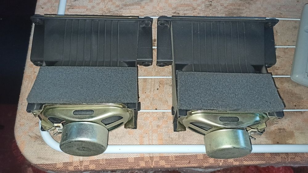 Динамики с корпусом