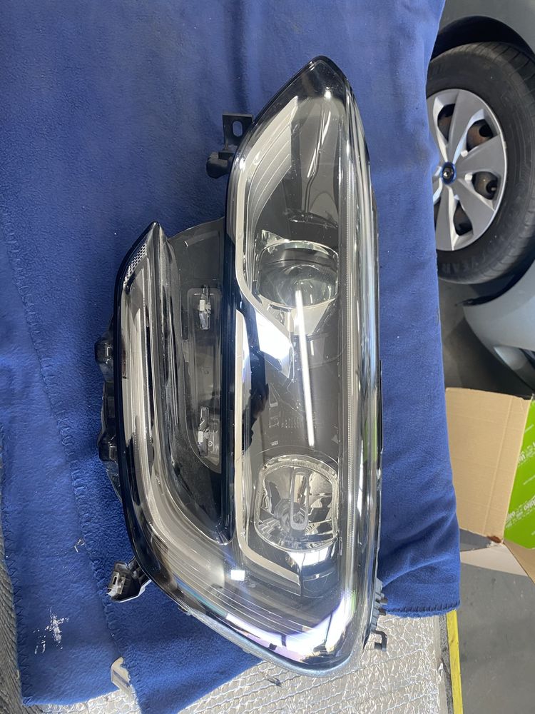 Farol esquerdo megane 4