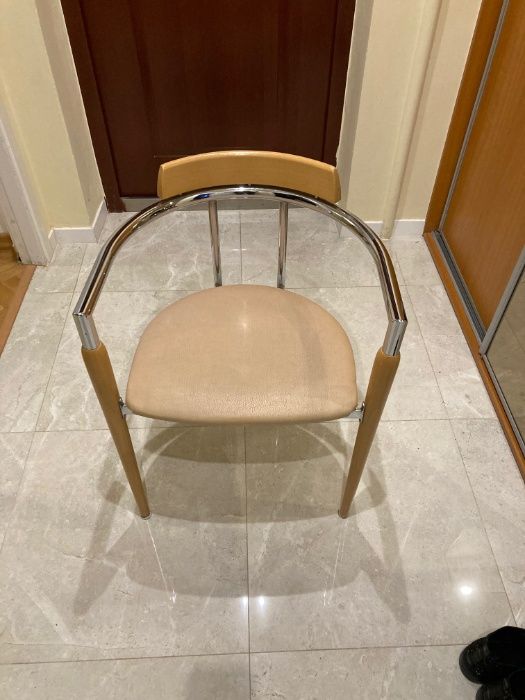 nowoczesne oryginalne mało używane krzesło