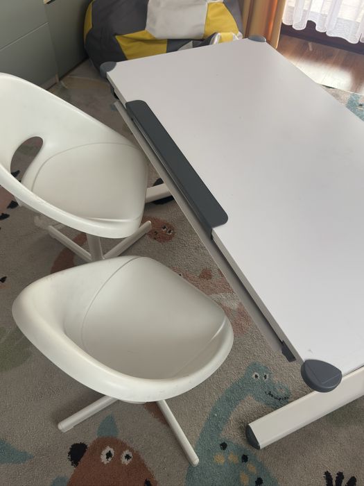 Biurko dziecięce regulowane