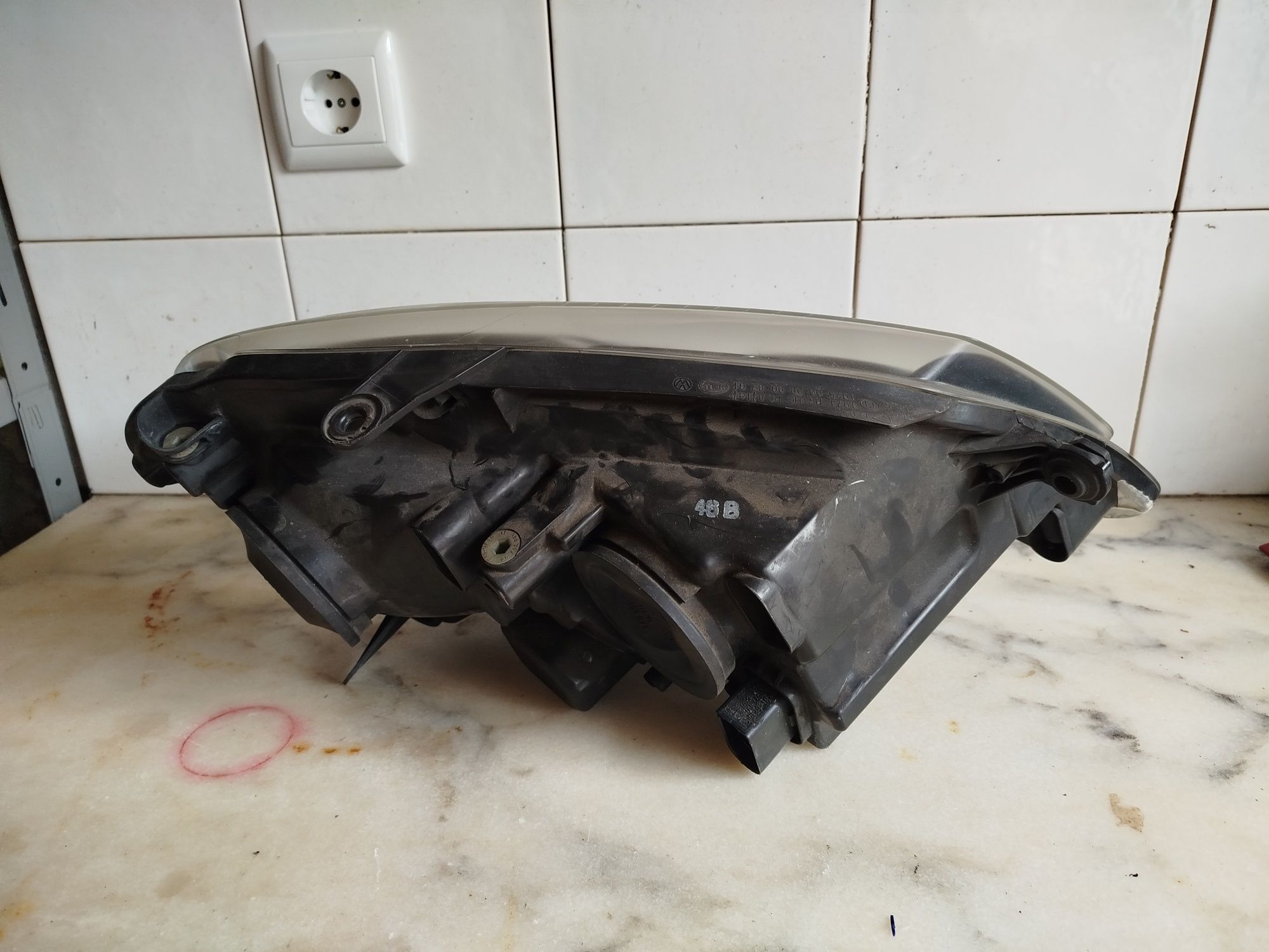 Farol Óptica Esquerda VW Polo 9N