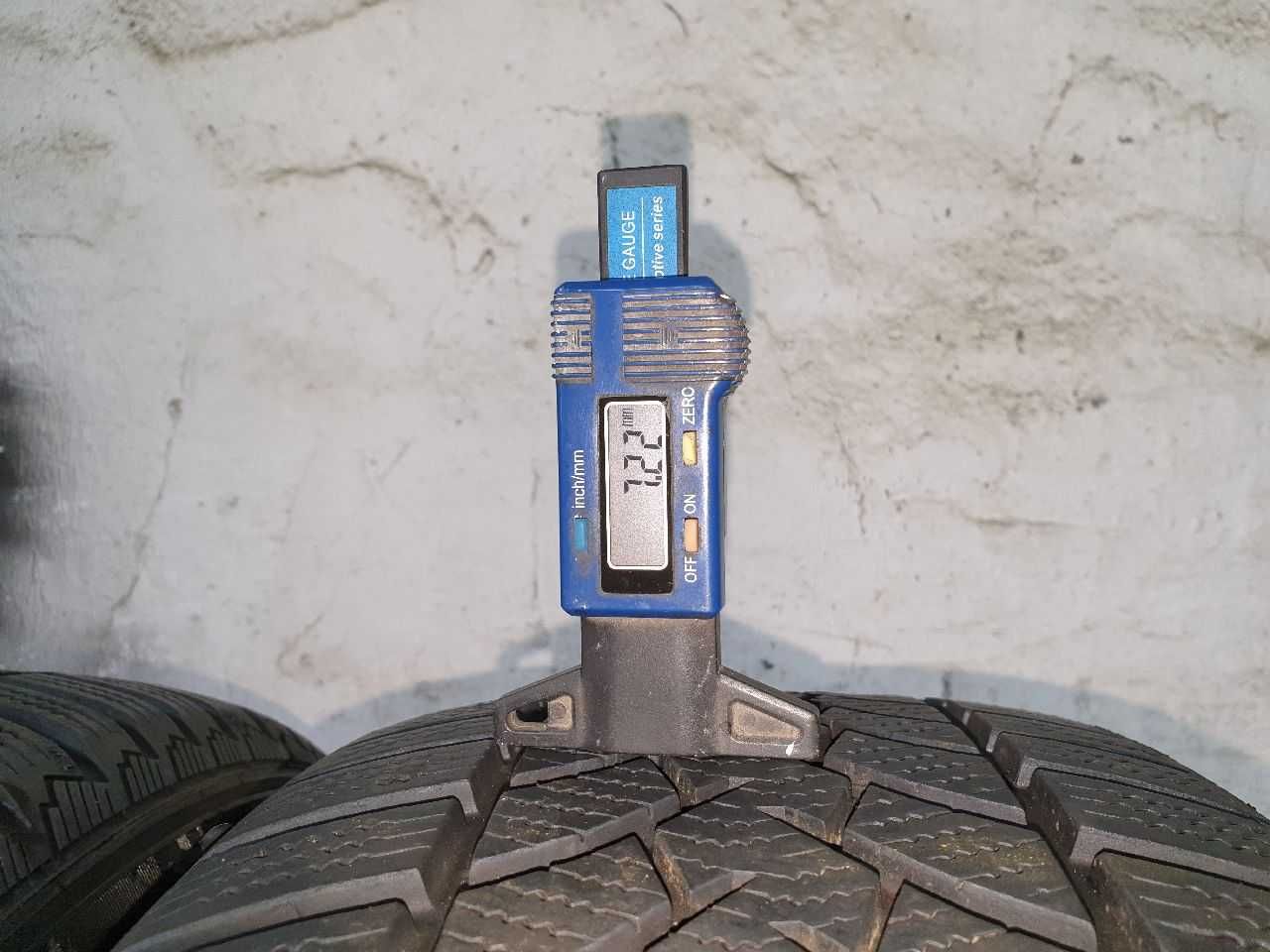 Dwie Opony zimowe 215/55R16 7,2mm Semperit Speed-Grip 3