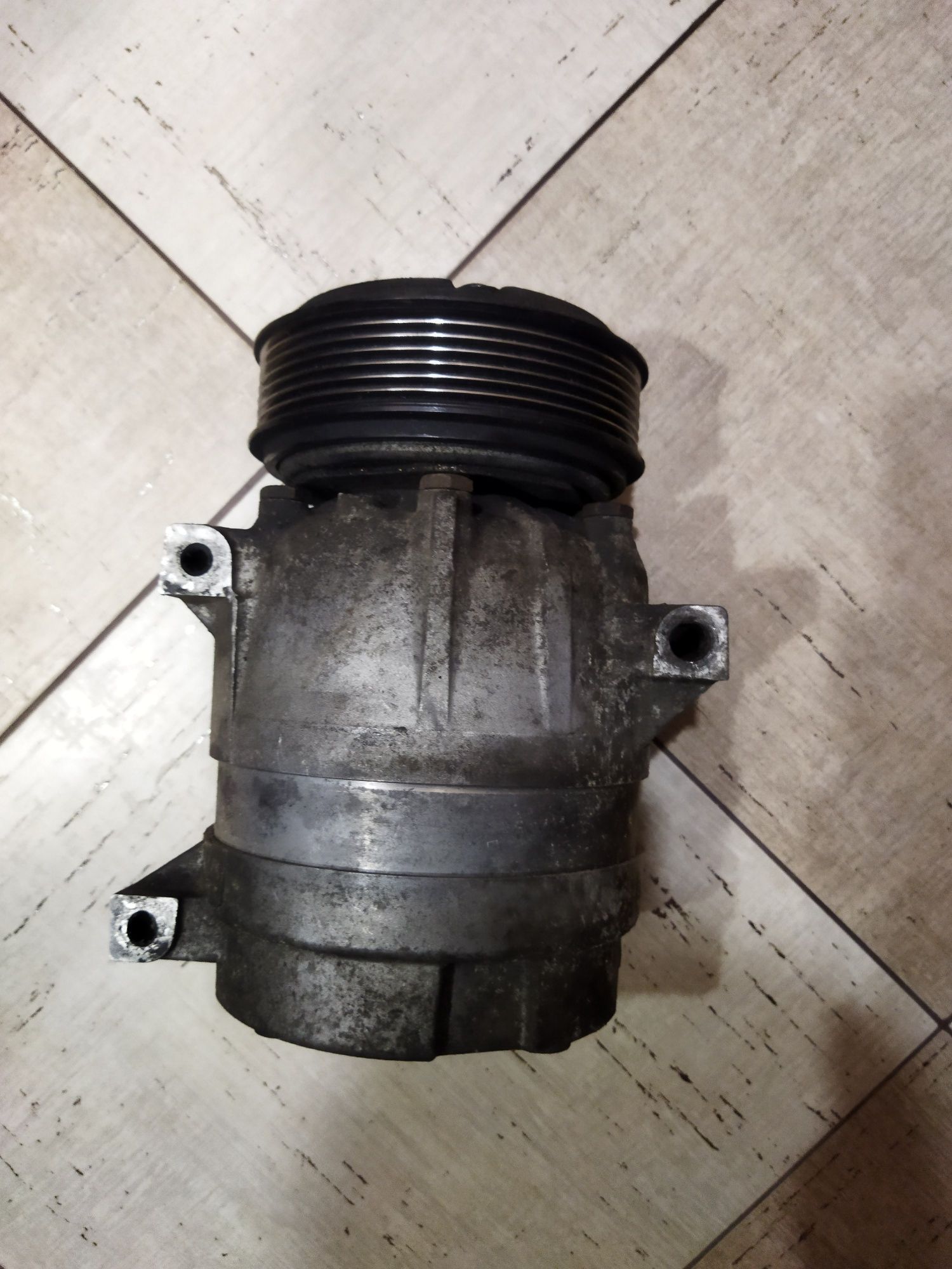 8200678510 компресор кондиціонера Renault Traffic 2,5