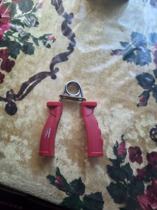 Продам еспандер ,хенд Трейнер'