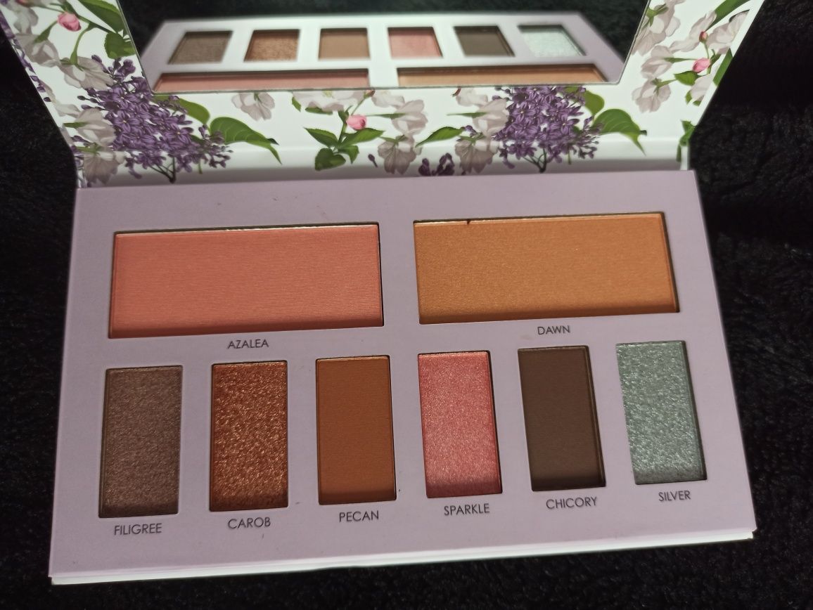 Paletka cieni Seraphine Sakura + Sage Vegan Eyeshadow & Blush Palette