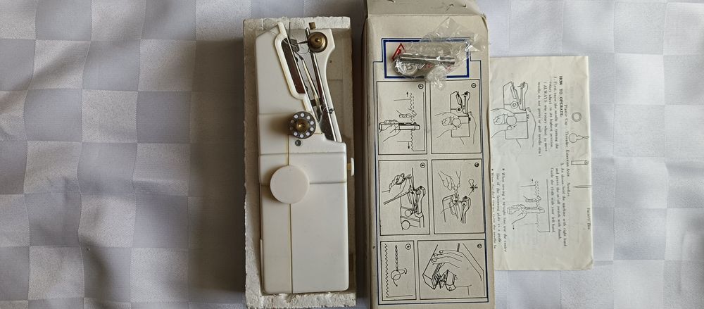 Turystyczna maszyna do szycia