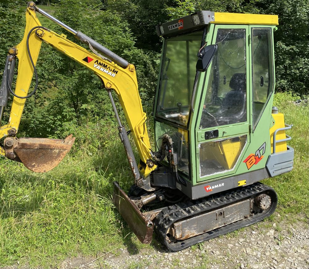Minikoparka yanmar b17, 3 lyzki, 1.6t.