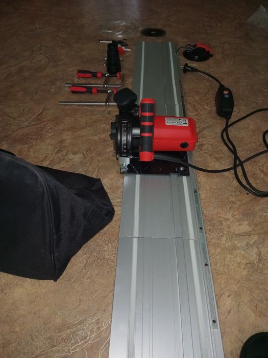 Продам плиткорез, в новом состоянии, в использовании был 1 раз!