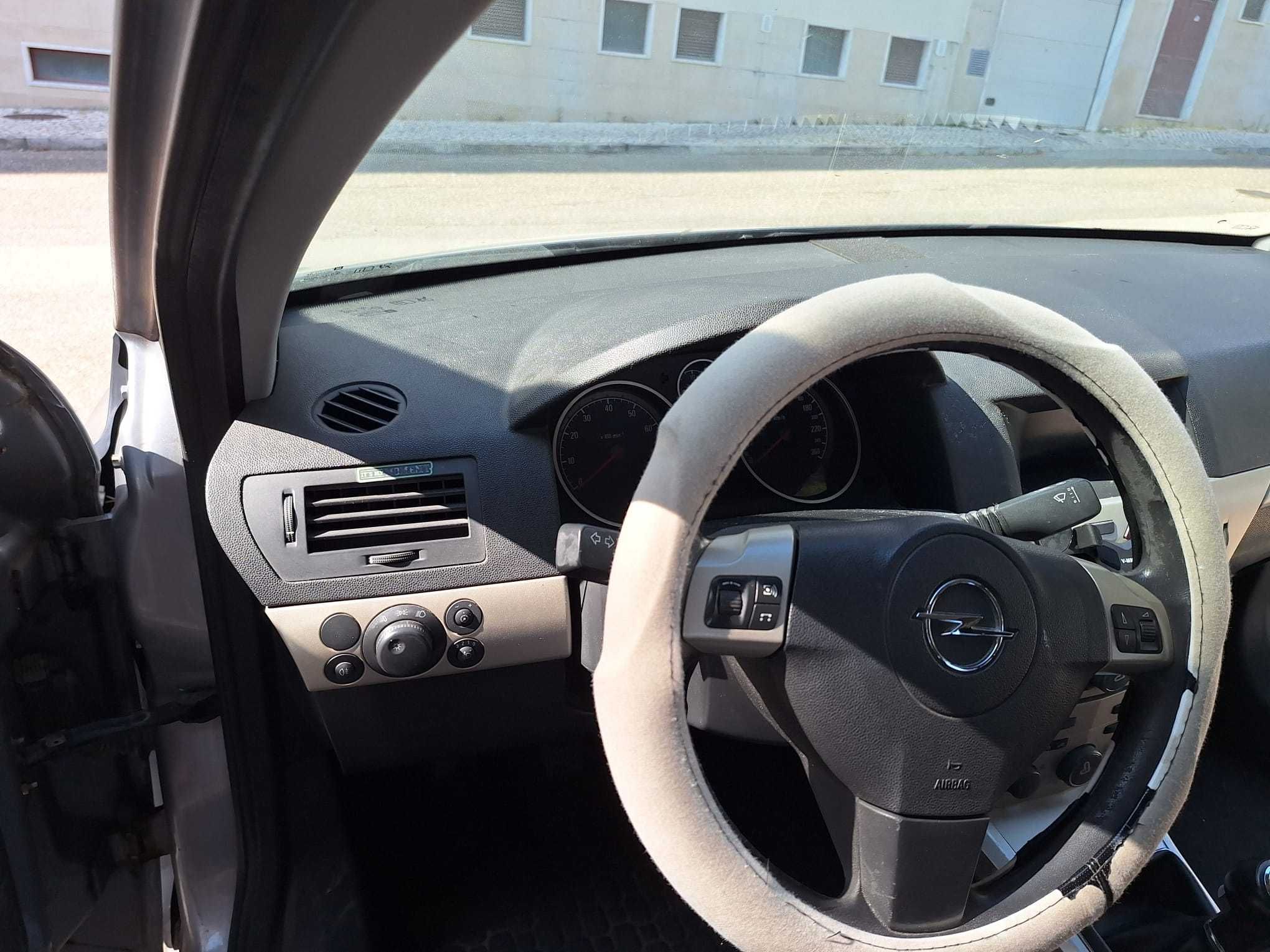 Opel Astra H 1.4 Cosmo