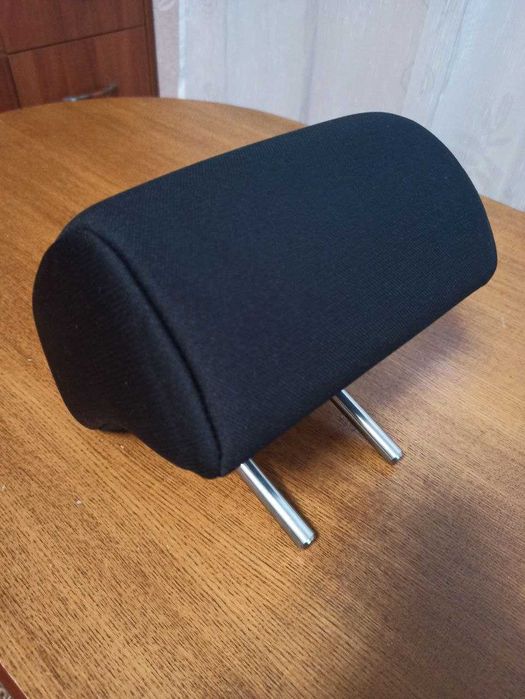 Mitsubishi Lancer X підголовник задній центральний