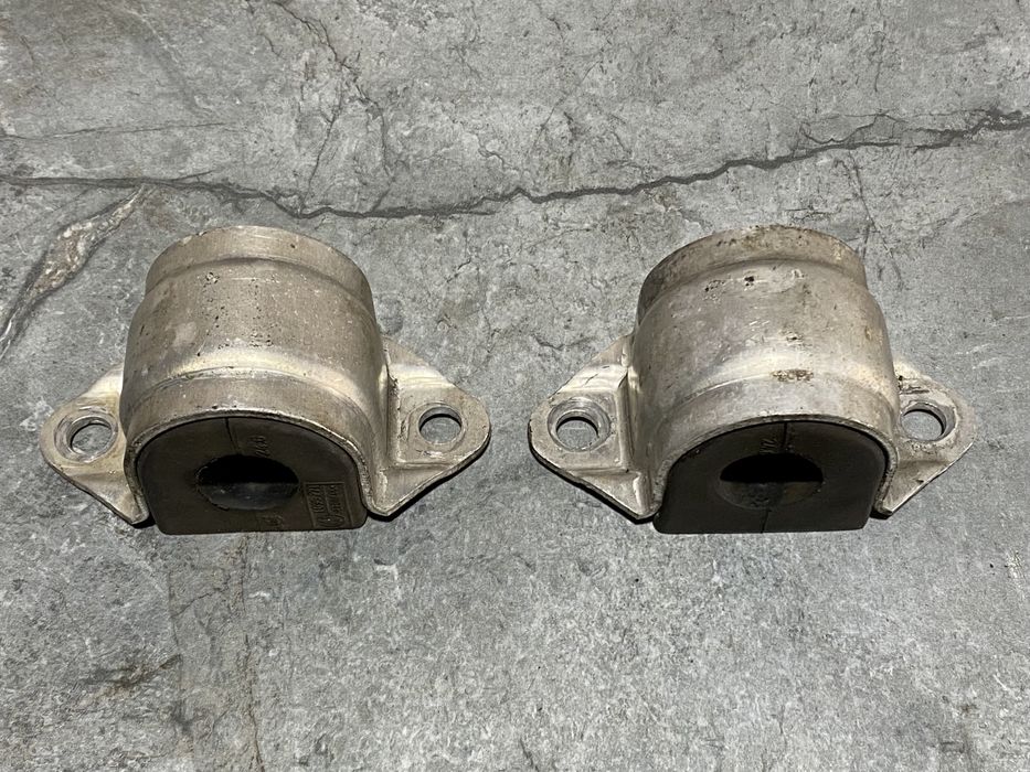 Втулка Переднього Стабілізатора БМВ Е46 Скоба Переднего bmw e46 Бумер