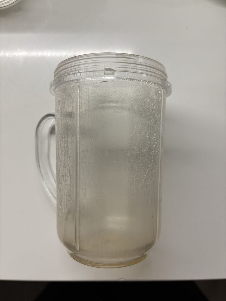 Blender kielichowy z kubkiem