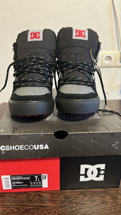 Новые зимнее ботинки - кросовки