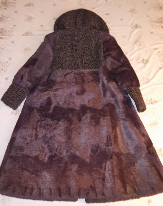 Futro naturalne z kapturem Karakuły