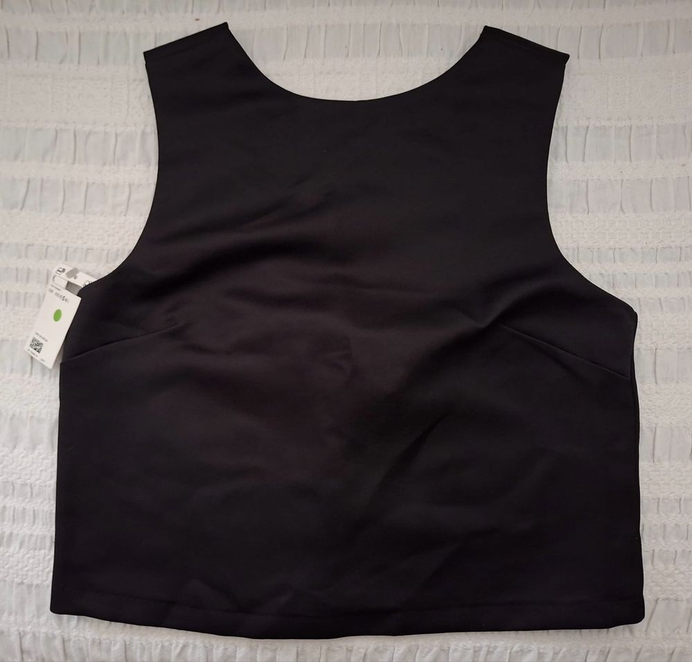 Top Preto H&M com laço nas costas