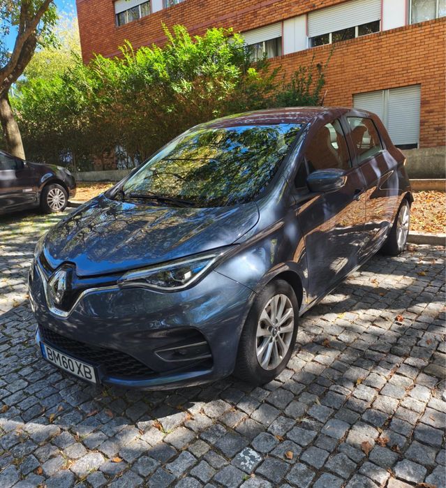 Carro TVDE renault zoe carga rapida