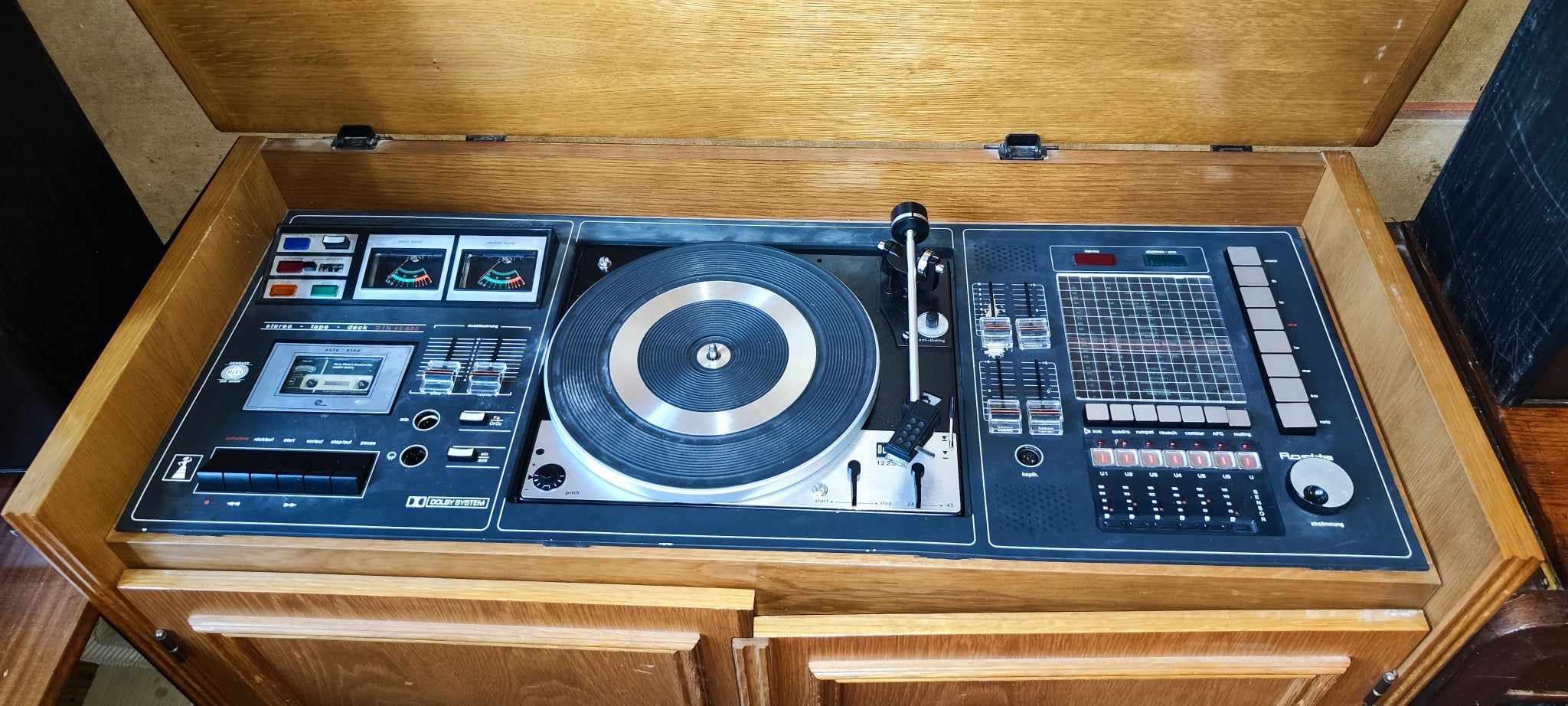 Konsola muzyczna Gramofon z magnetofonem Rosita Stereo  Dual 1025