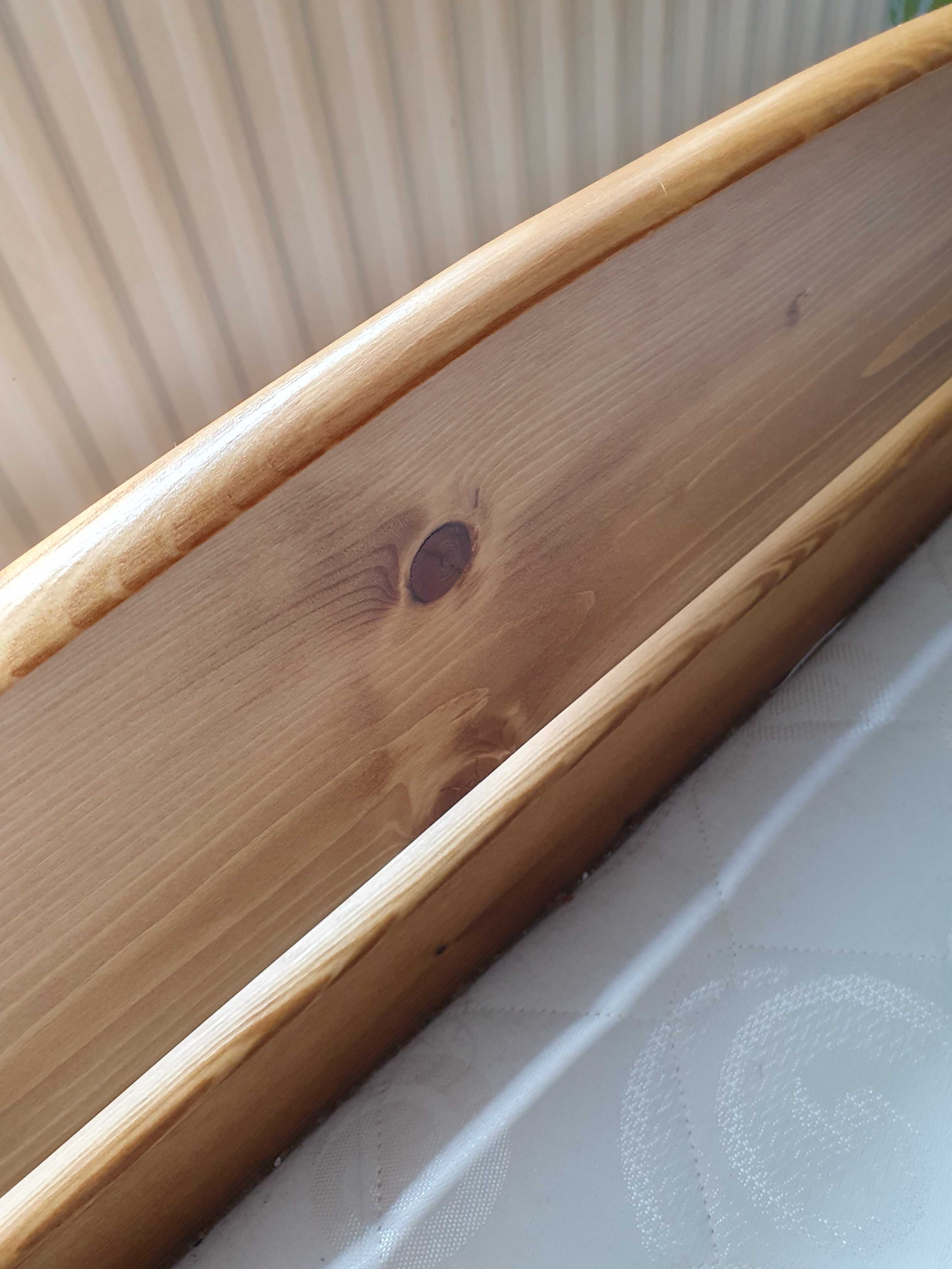 Łóżko Drewniane Z Materacem