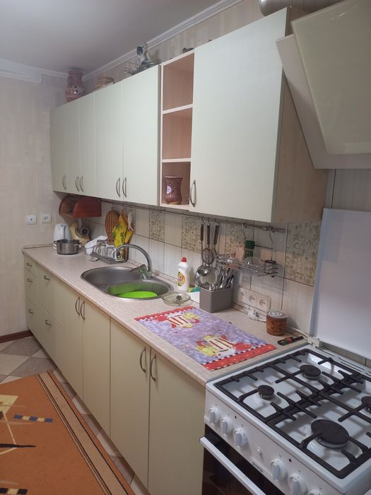 Здам гарну 3 кімнатну квартиру , р-н Інст.Зв'язку  8500+ комунальні  !