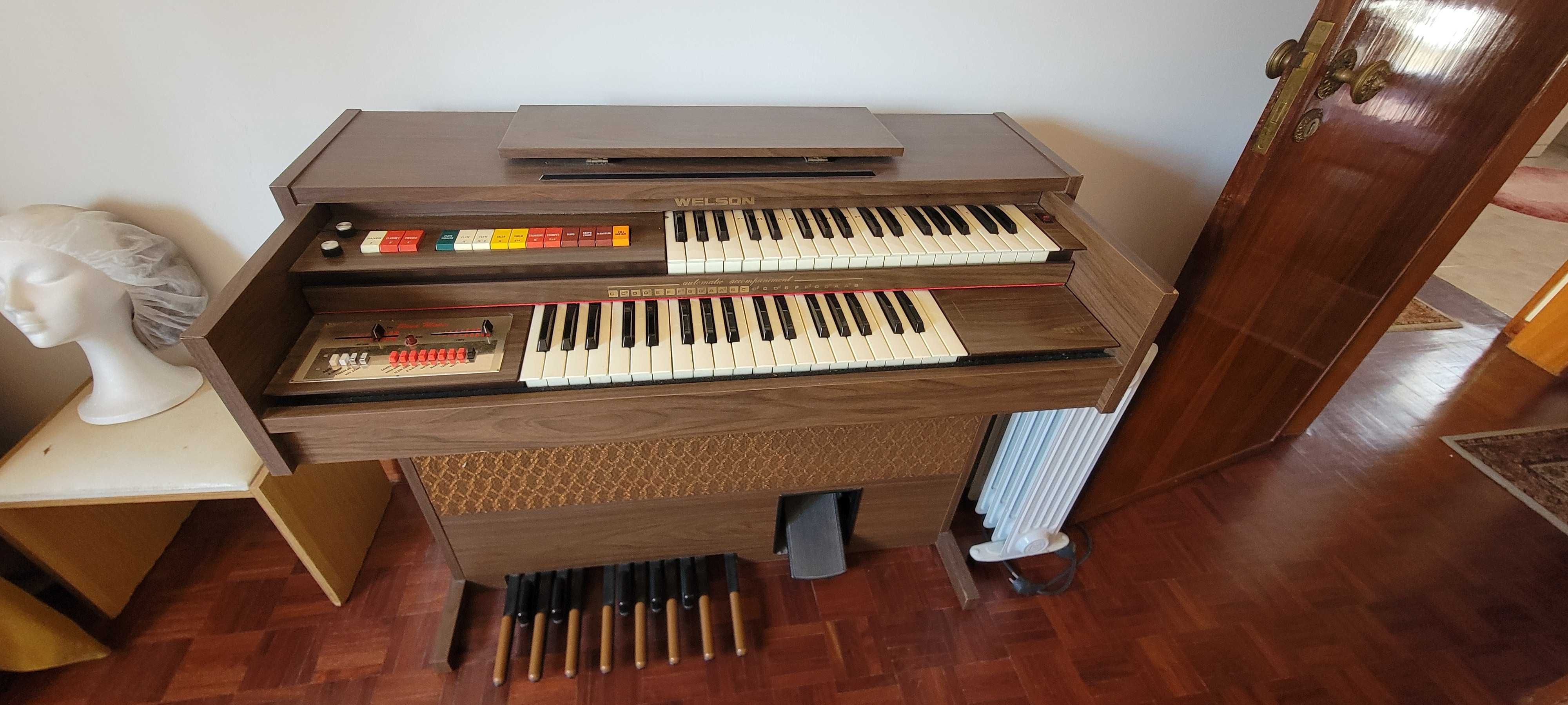 Piano/Órgão Fiesta