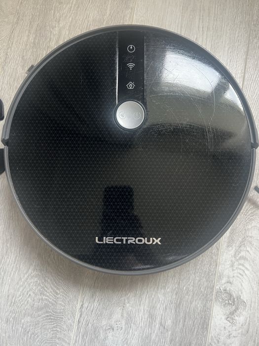 Робот пылосос , є функція вологе прибирання