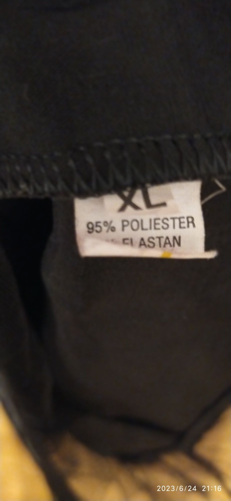 Sukienka czarna z brokatem